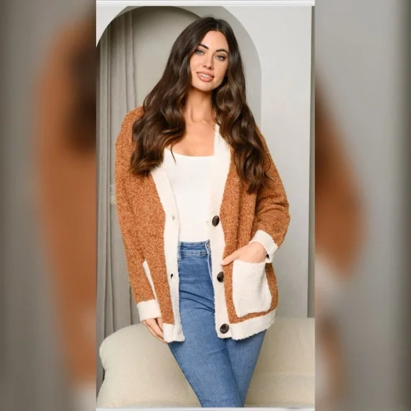 LAST 3️⃣ CAMEL LONG SLEEVE COLORBLOCK BUTTON UP SWEATER CARDIGAN - Picture 3 of 8